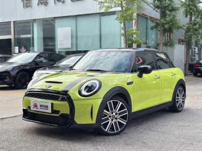 2022年10月 MINI MINI 改款 2.0T COOPER S 藝術(shù)家 五門版圖片