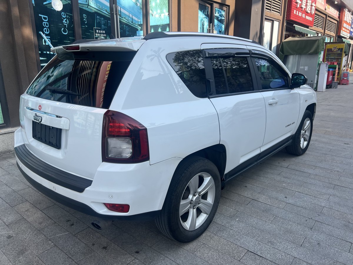 Jeep 指南者  2014款 2.4L 四驅(qū)運動版圖片