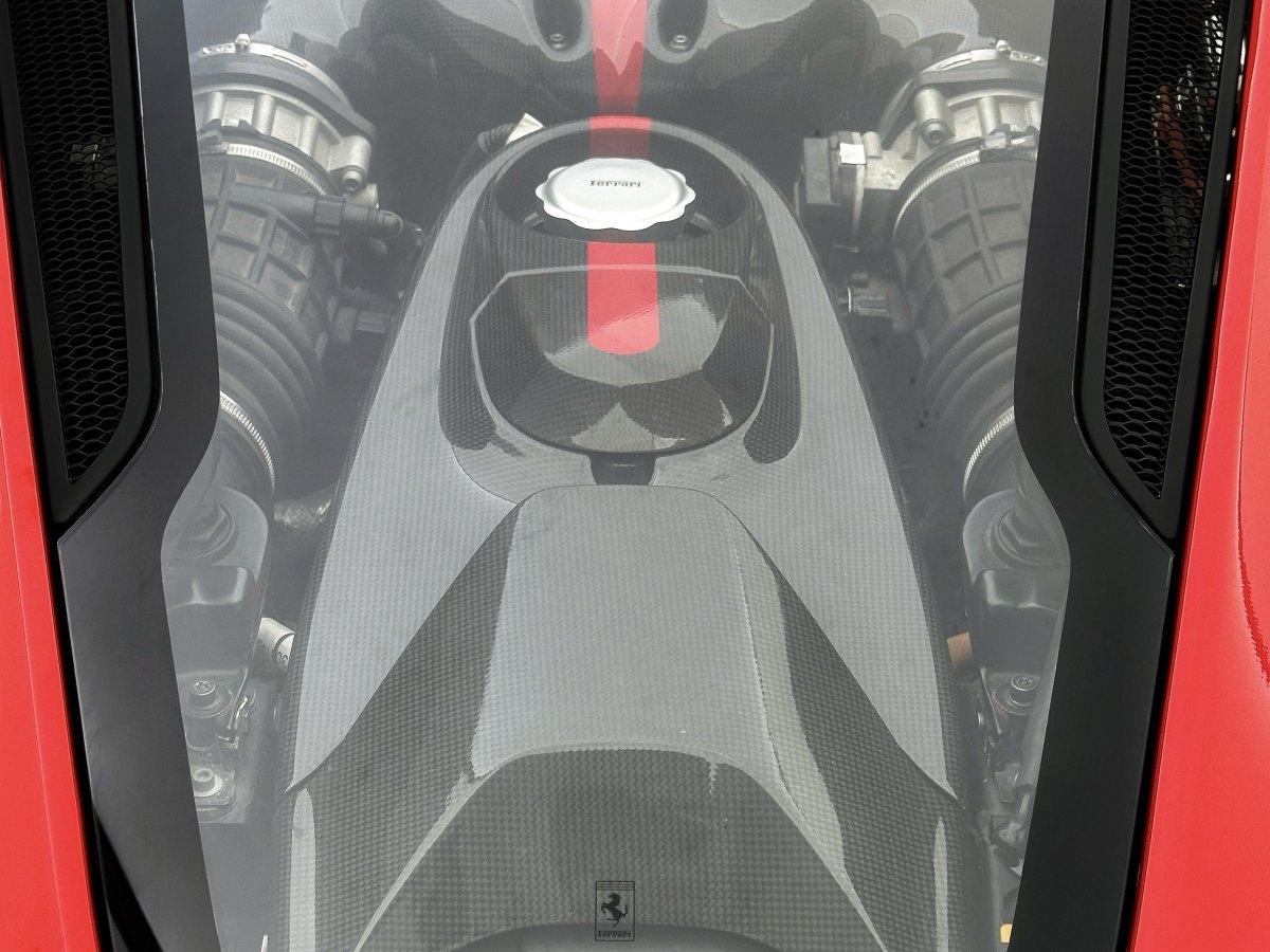 法拉利 LaFerrari  2014款 6.3L 標(biāo)準(zhǔn)版圖片