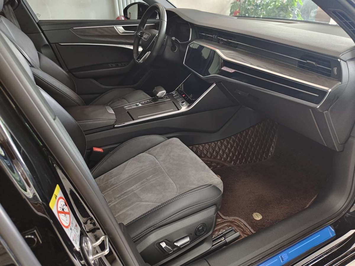 奧迪 奧迪A6L  2023款 45 TFSI quattro 臻選動(dòng)感型圖片