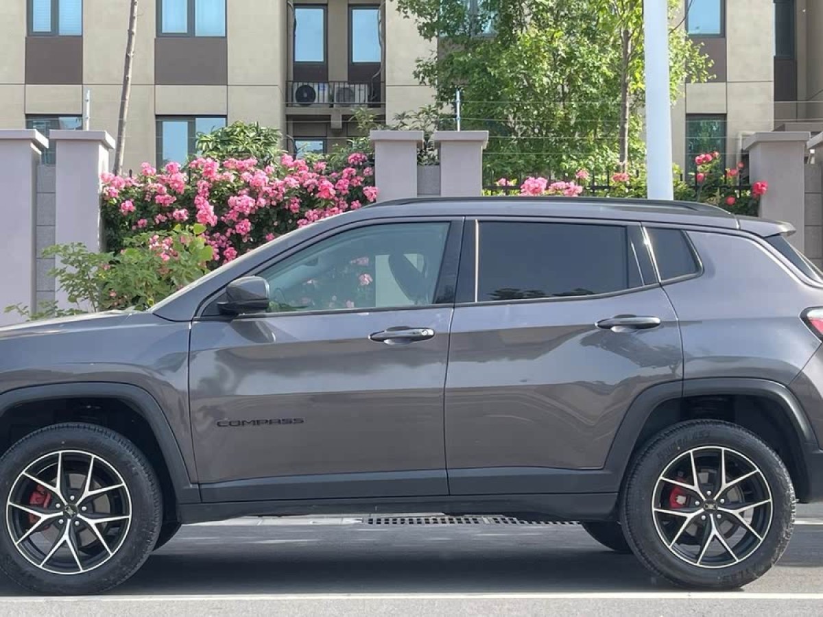 Jeep 指南者  2017款 200TS 自動(dòng)高性能四驅(qū)版圖片