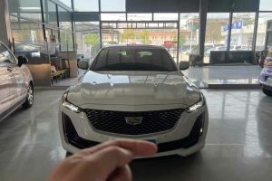 XT5 凱迪拉克 2.0T 兩驅(qū)豪華型