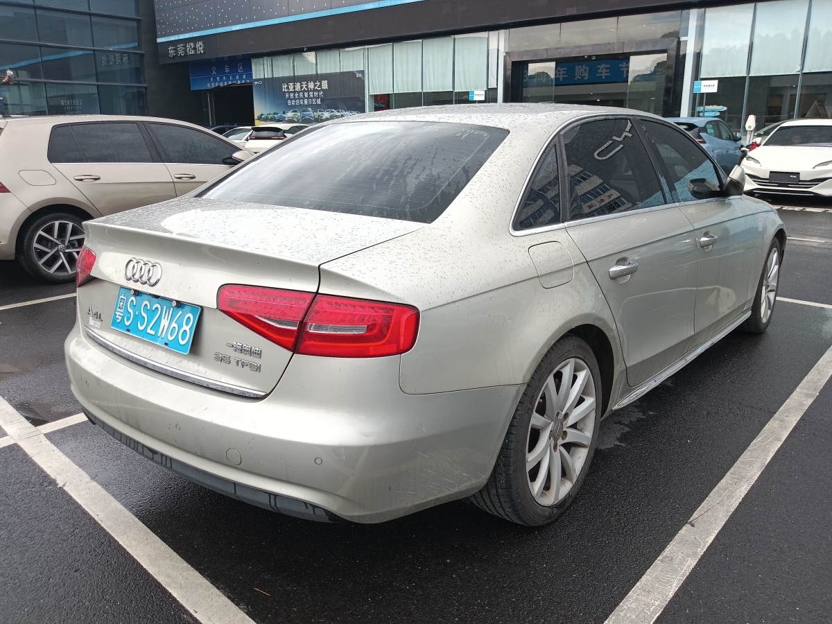 奧迪 奧迪A4L  2015款 35 TFSI 自動(dòng)標(biāo)準(zhǔn)型圖片