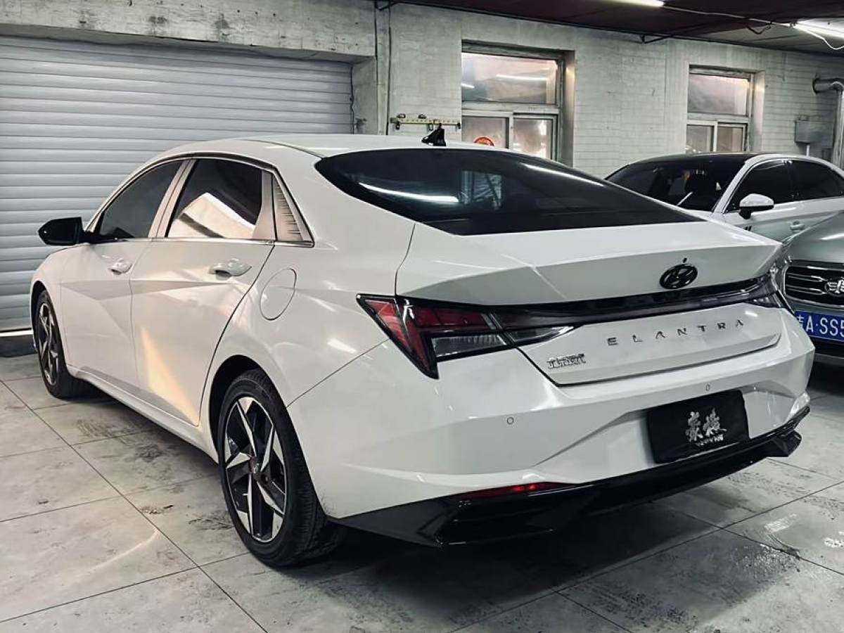 2022年6月現(xiàn)代 伊蘭特  2022款 1.5L CVT LUX尊貴版