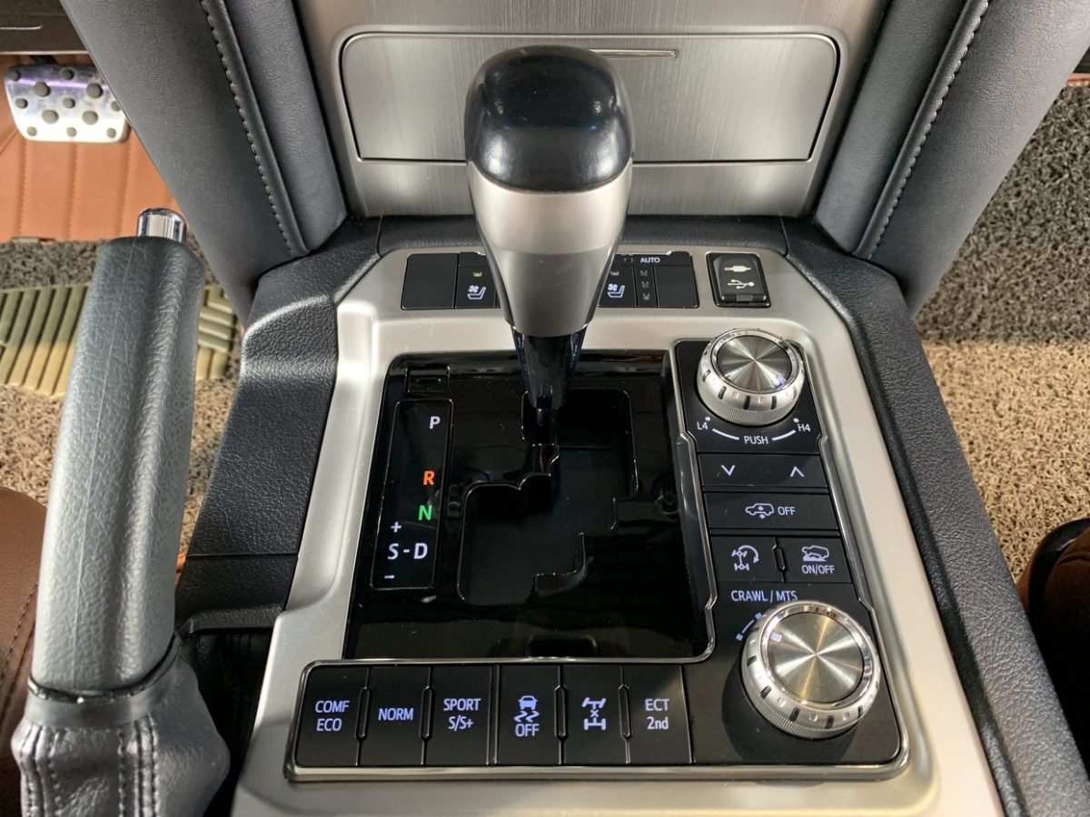 豐田 蘭德酷路澤  2018款 5.7L VX-R 12氣 底升(中東版)圖片