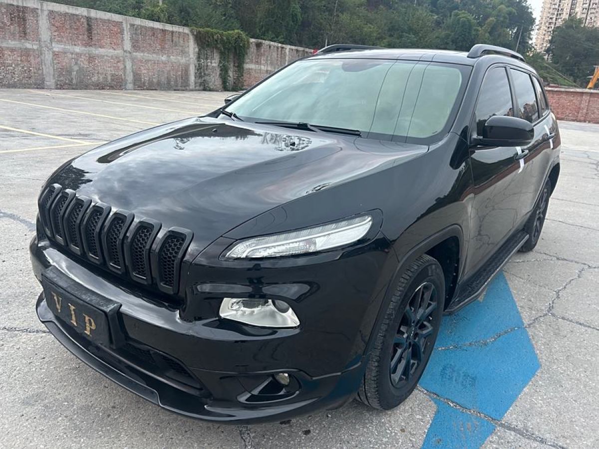 Jeep 自由光  2016款 2.4L 領(lǐng)先智能版圖片