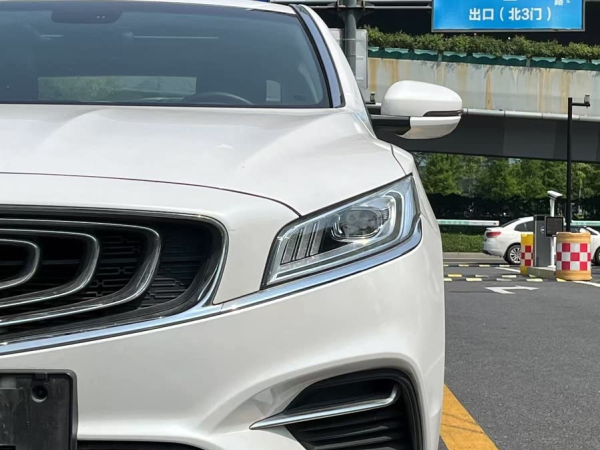 吉利 博瑞GE新能源  2020款 1.5T PHEV 領(lǐng)航版圖片