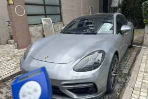 Panamera 保时捷 Turbo S E-Hybrid 行政加长版 4.0T