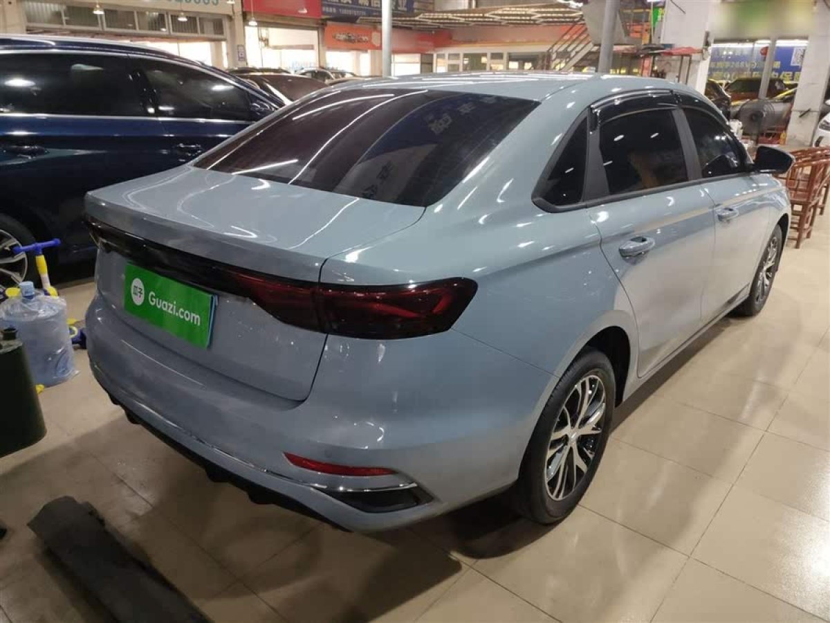 吉利 帝豪  2025款 第4代 1.5L CVT龍騰版圖片