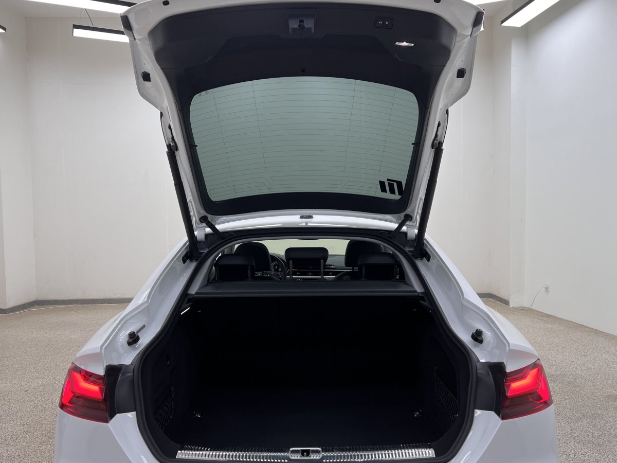 奧迪 奧迪A5  2023款 Sportback 40 TFSI 時尚動感型圖片