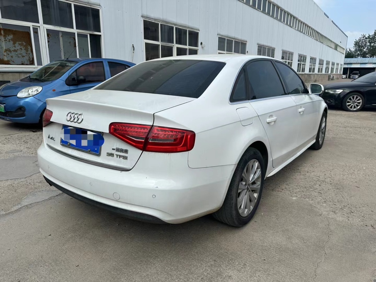 奧迪 奧迪A4L  2013款 35 TFSI 自動(dòng)標(biāo)準(zhǔn)型圖片