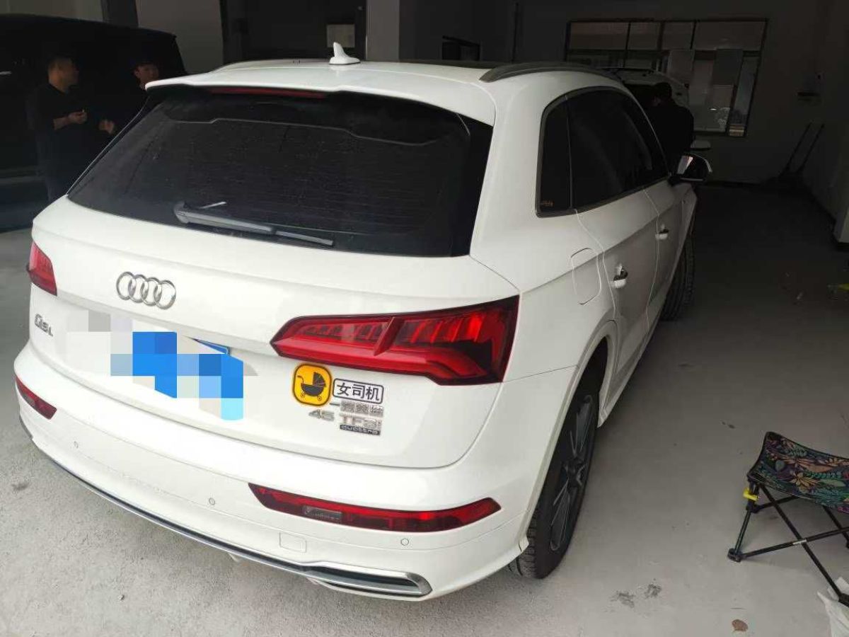 奧迪 奧迪Q3  2019款  35 TFSI 時(shí)尚動(dòng)感型圖片
