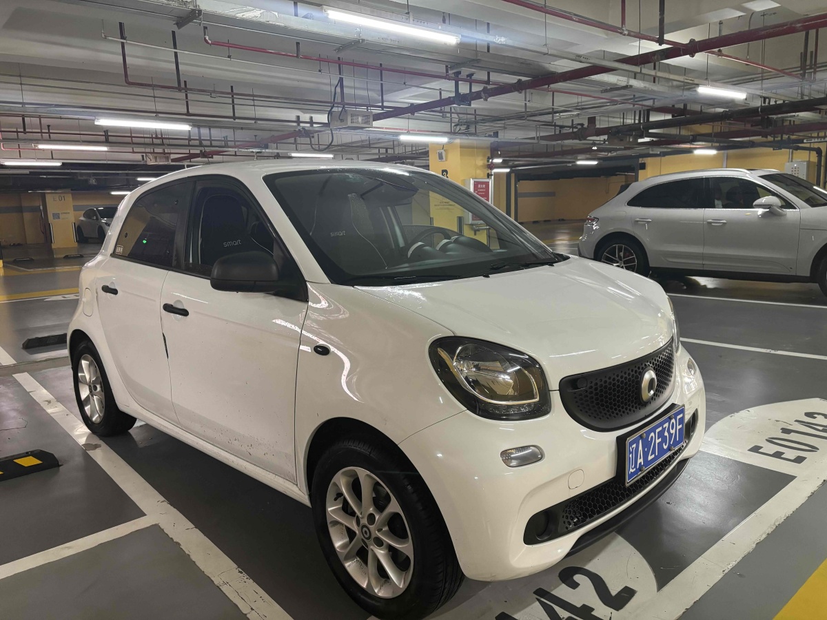 2016年11月smart forfour  2016款 1.0L 52千瓦靈動(dòng)版