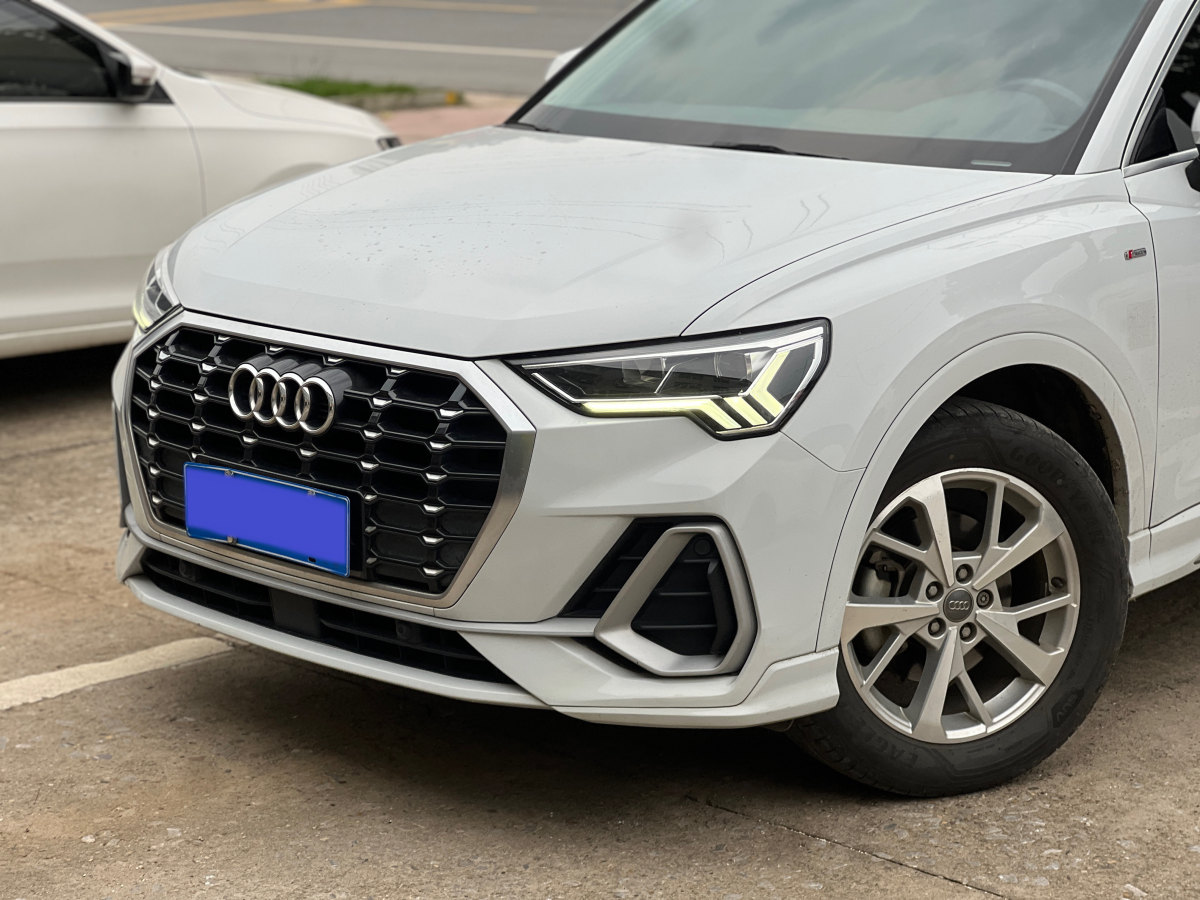 奧迪 奧迪Q3  2024款 35 TFSI 進(jìn)取動感型圖片