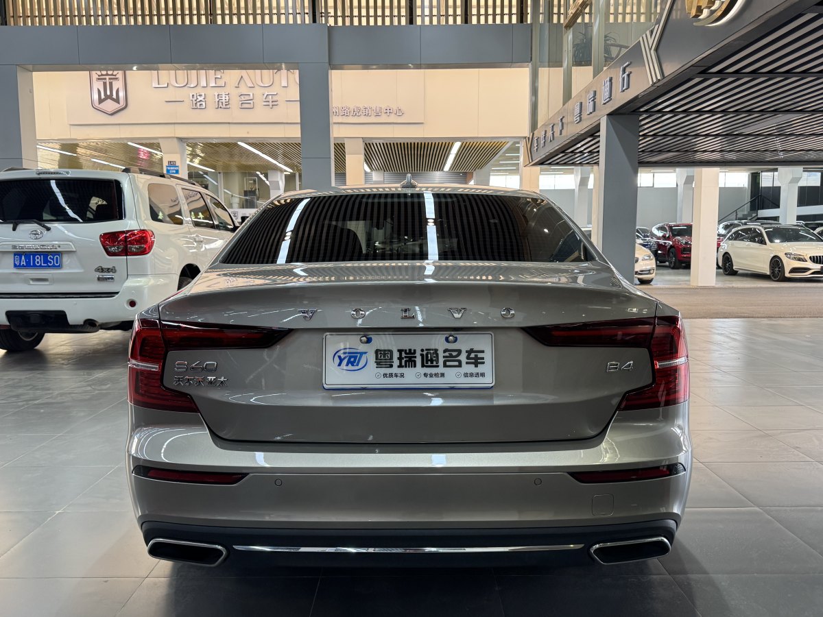 沃爾沃 S60L  2022款 B4 智遠(yuǎn)豪華版圖片