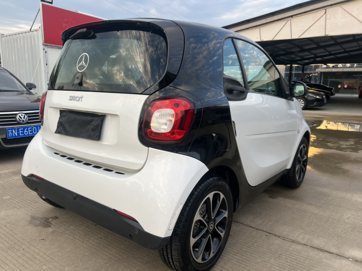 smart fortwo  2018款 1.0L 52千瓦硬頂激情版圖片