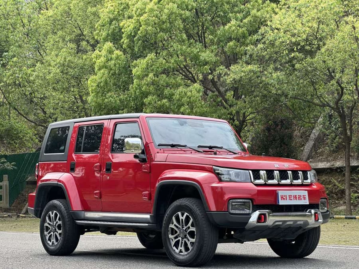 北京 BJ40  2020款 2.0T 自動四驅(qū)城市獵人版至尊型圖片