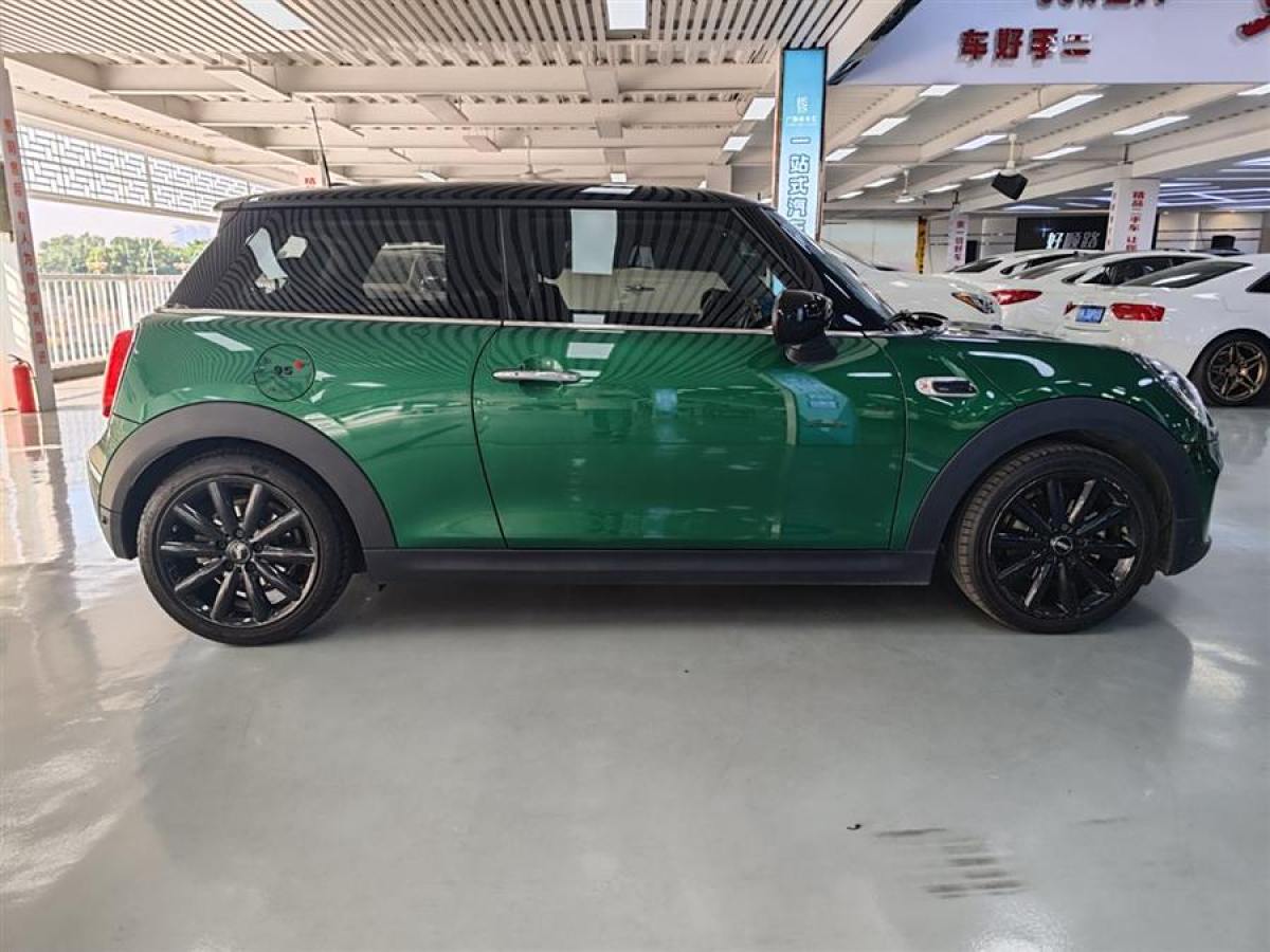 MINI MINI  2021款 1.5T COOPER 藝術(shù)家圖片