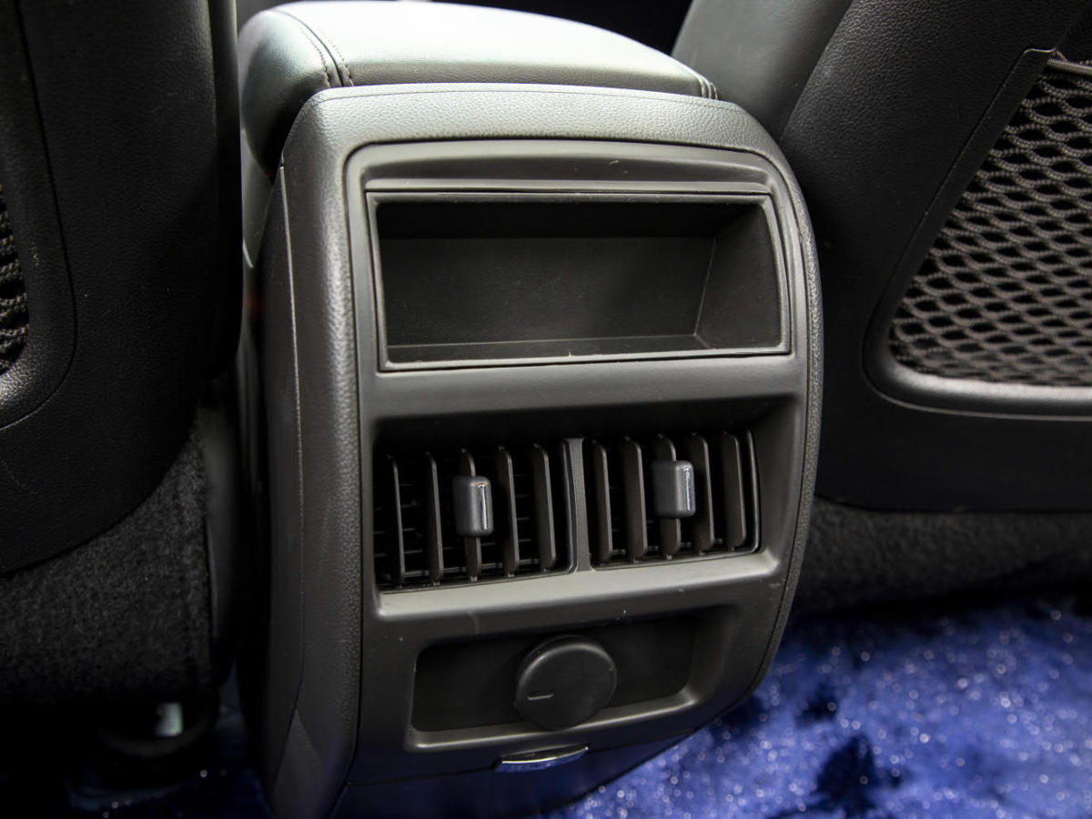 2015年3月凯迪拉克 SRX  2015款 3.0L 舒适型