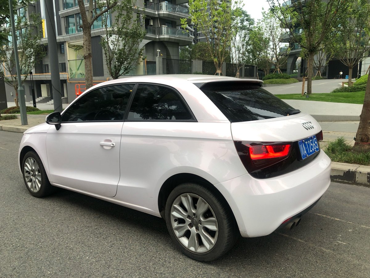 奧迪 奧迪A1  2014款 30 TFSI 技術(shù)型圖片