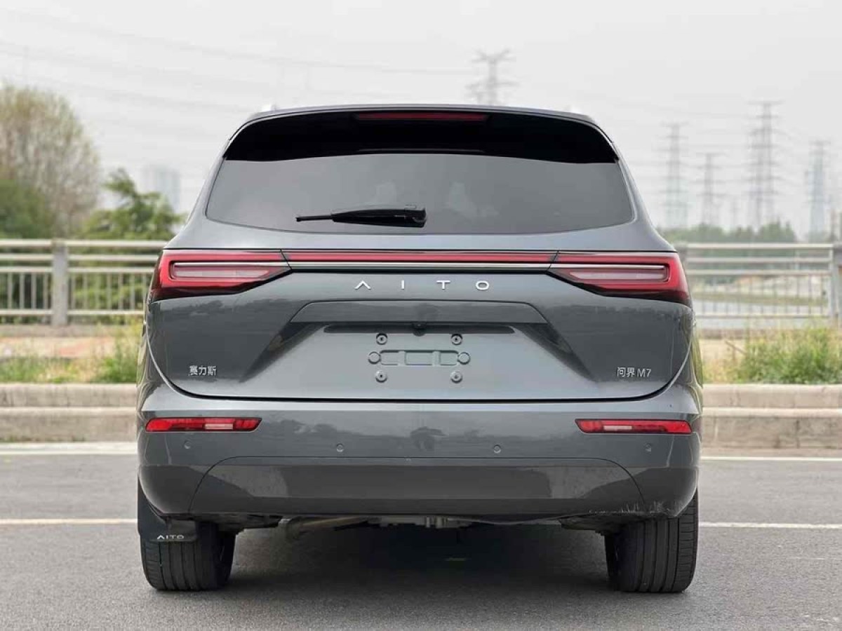 賽力斯 問界M7  2022款 1.5T 增程式 四驅(qū)豪華版圖片