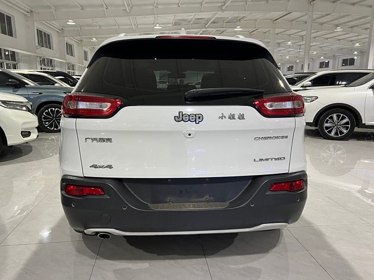 2019年5月Jeep 自由光  2017款 2.0L 優(yōu)越版