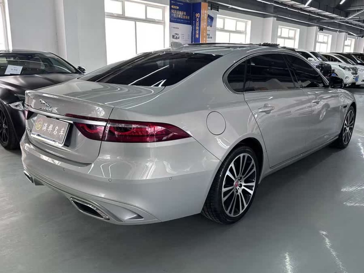捷豹 XFL  2022款 XFL 2.0T P250 兩驅(qū)尊享豪華版圖片