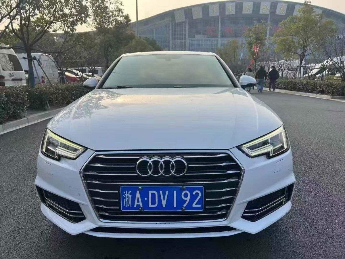 奧迪 奧迪A4L  2020款 35 TFSI 時(shí)尚動(dòng)感型圖片