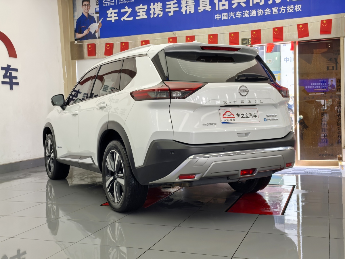 日產(chǎn) 奇駿  2023款 e-POWER 超混雙電機(jī)四驅(qū)至尊版圖片