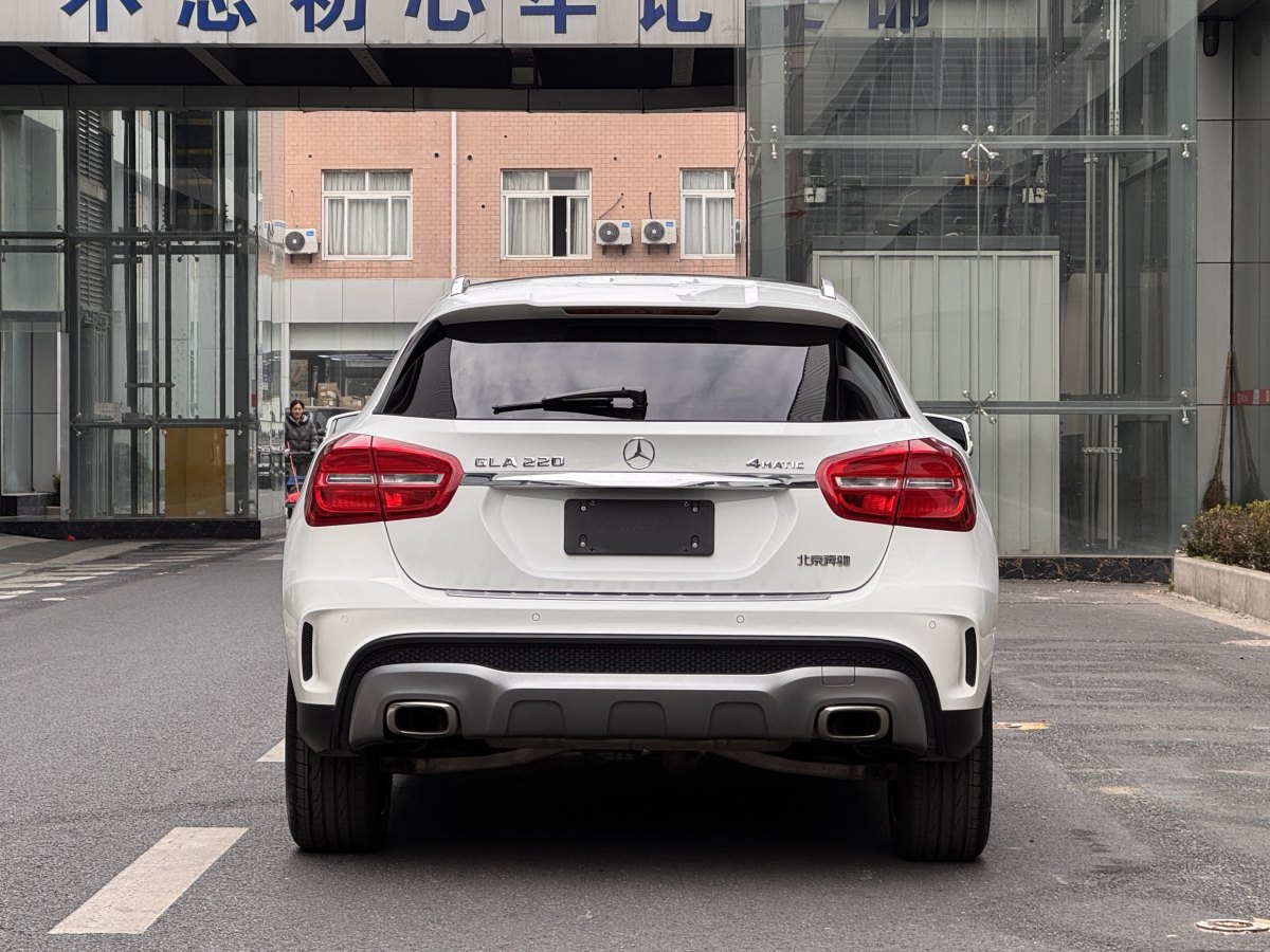 奔馳 奔馳GLA  2016款 GLA 220 4MATIC 豪華型圖片