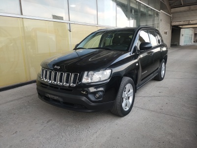 2011年7月 Jeep 指南者(進(jìn)口) 2.4L 四驅(qū)運動版圖片