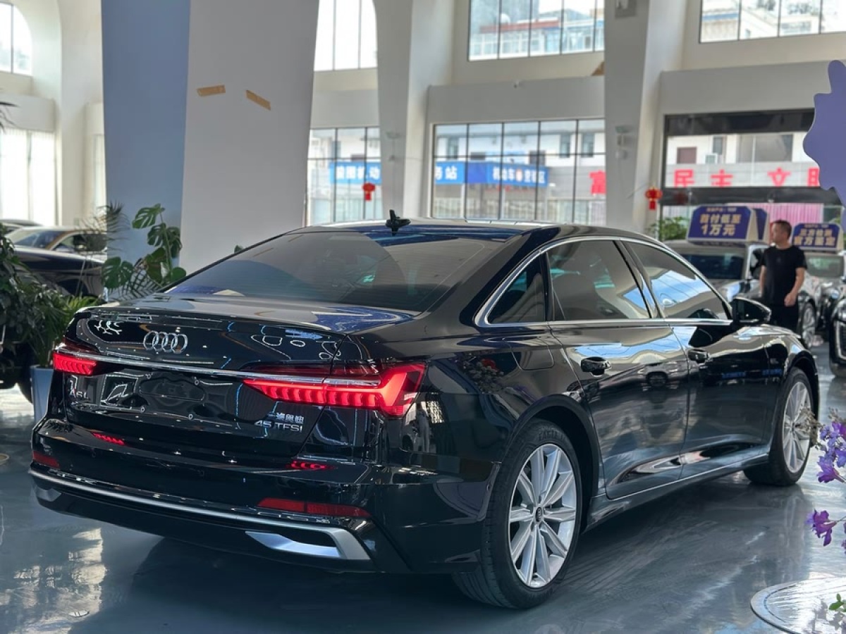 奧迪 奧迪A6L  2024款 45 TFSI 臻選動感型圖片