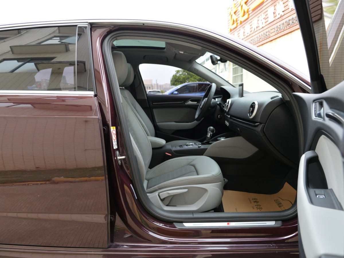 奧迪 奧迪A3  2015款 A3 1.4TFSI 35TFSI 百萬紀念智領型圖片