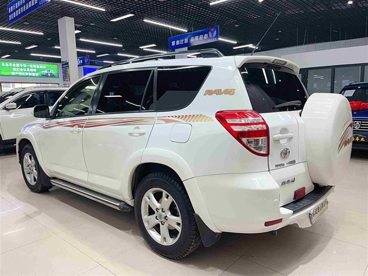 豐田 RAV4榮放  2011款 2.4L 自動四驅(qū)豪華版圖片