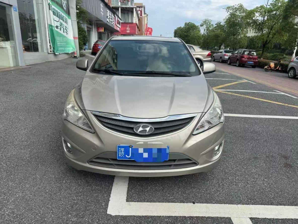 現(xiàn)代 瑞納 圖片