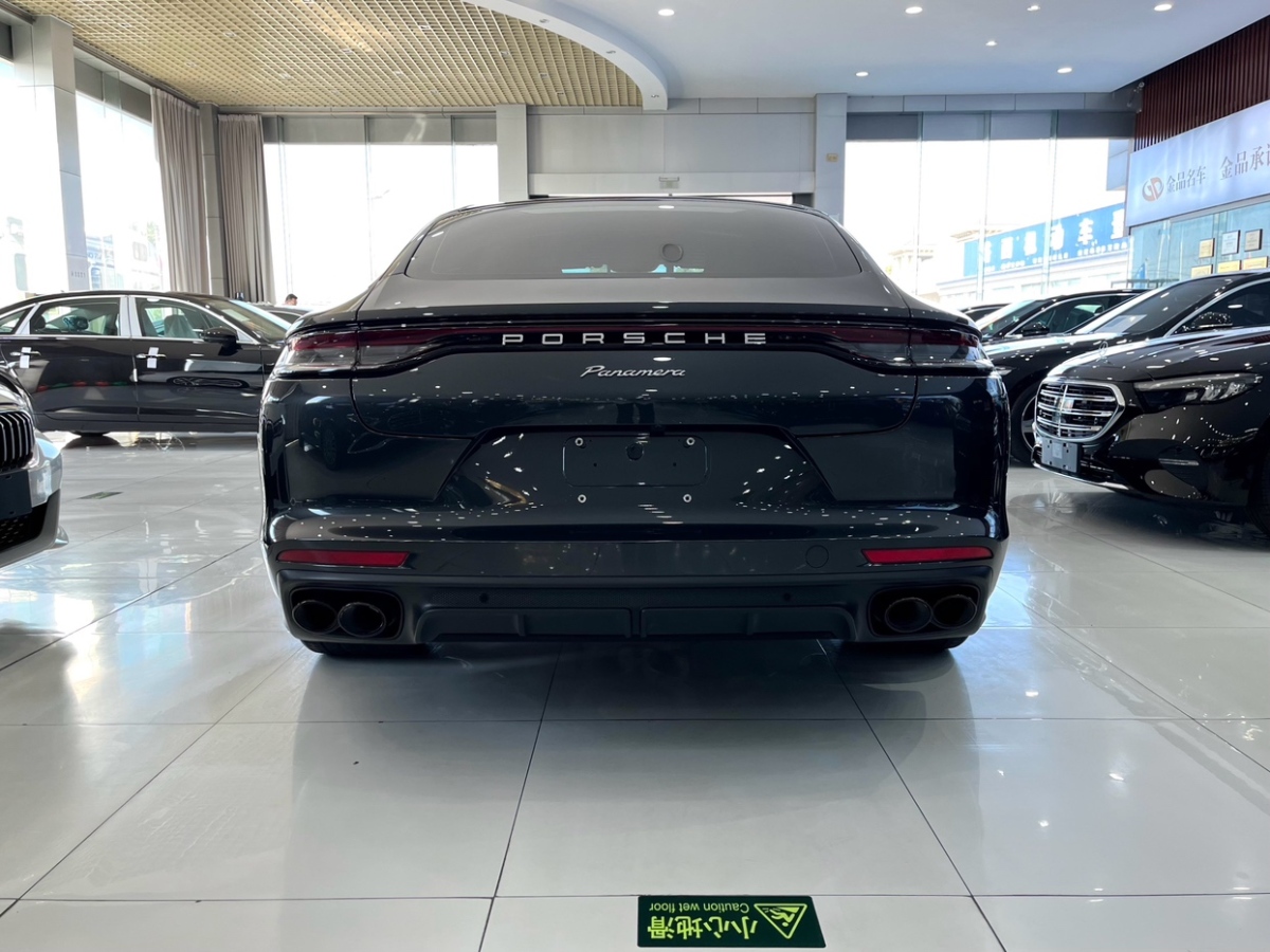 2022年7月保時(shí)捷 Panamera  2022款 Panamera 行政加長(zhǎng)版 2.9T