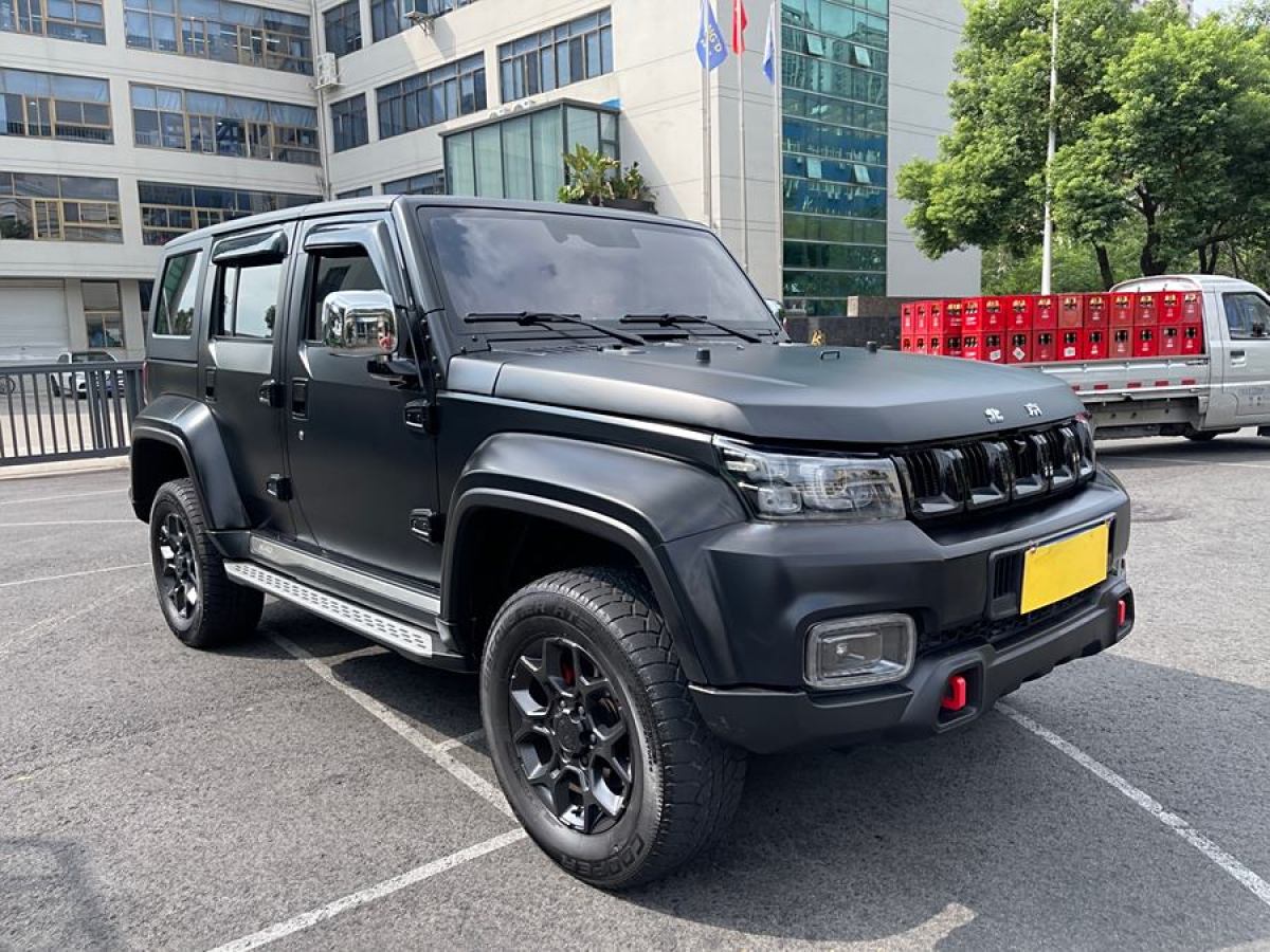 2022年5月北京 BJ40  2021款 2.0D 自動四驅刀鋒英雄版?zhèn)b客型