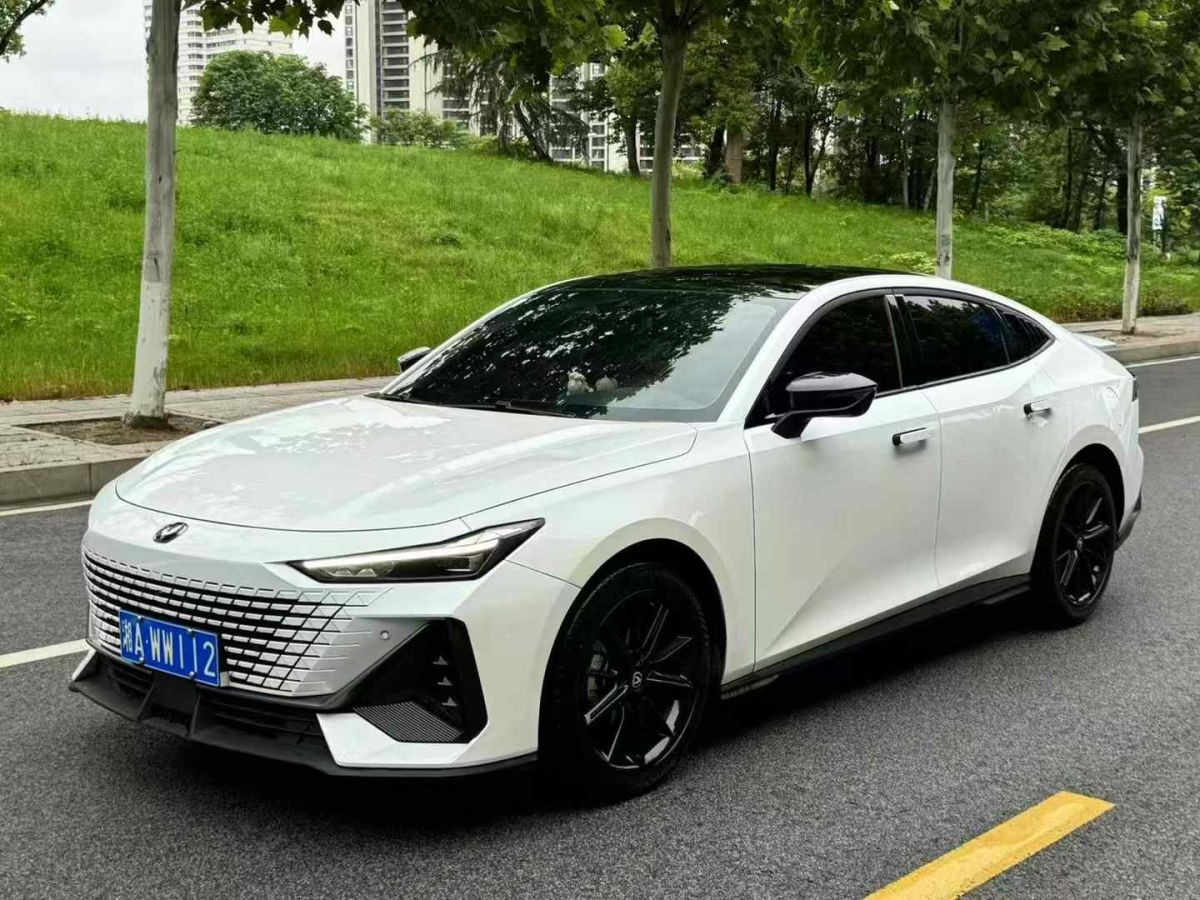 長安 長安UNI-V  2024款 1.5T 尊享型圖片