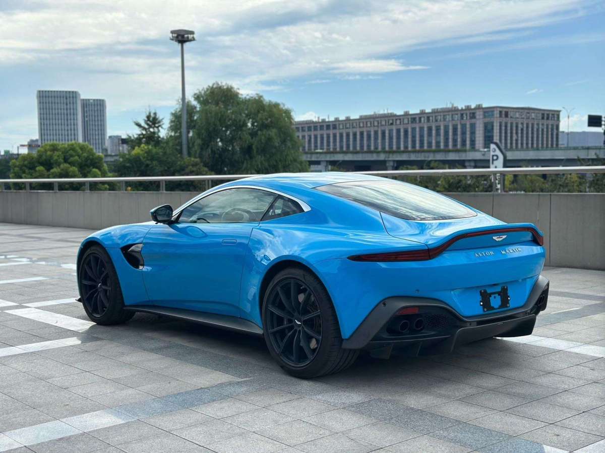 阿斯顿·马丁 V8 Vantage  2022款 4.0T V8 Coupe图片