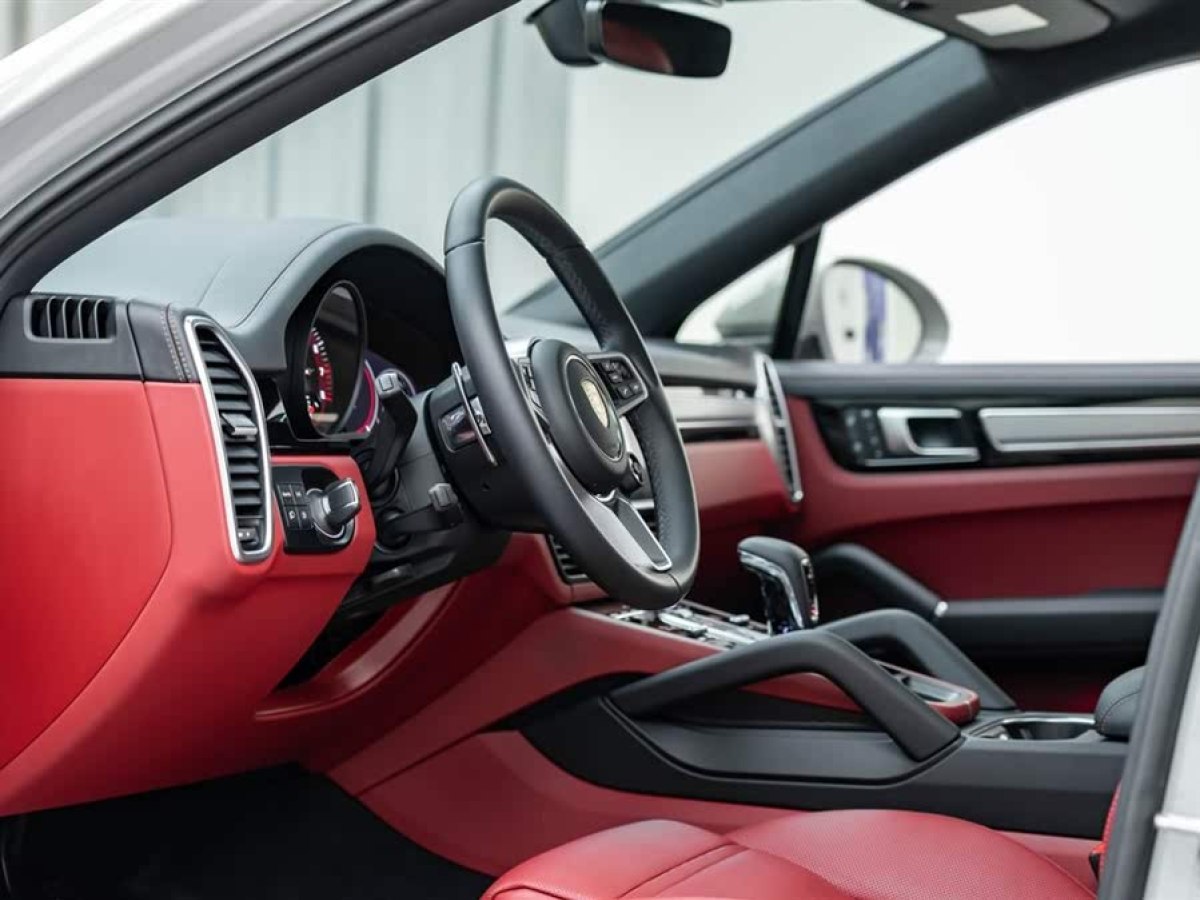 保時(shí)捷 Cayenne  2023款 Cayenne Coupé 3.0T 鉑金版圖片