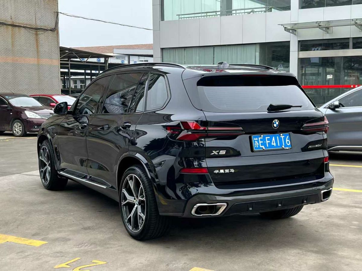 寶馬 寶馬X5  2024款 xDrive 40Li 尊享型黑焰限量版圖片