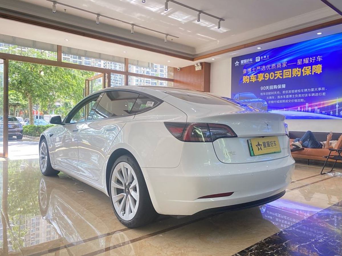 特斯拉 Model 3  2021款 改款 標(biāo)準(zhǔn)續(xù)航后驅(qū)升級(jí)版圖片