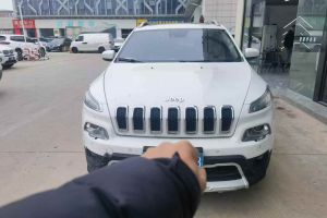 自由光 Jeep 2.4L 精英版