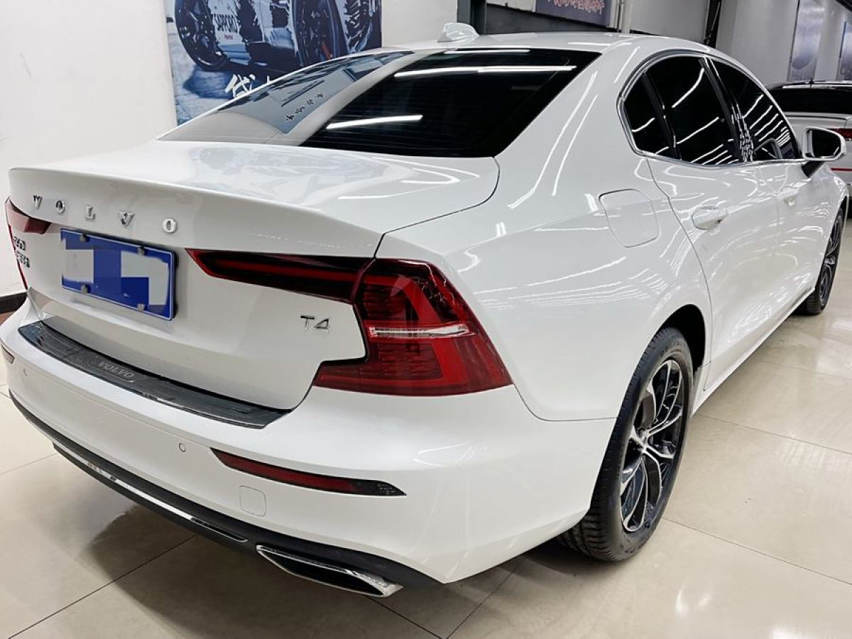 沃爾沃 S60L  2021款 T4 智逸豪華版圖片