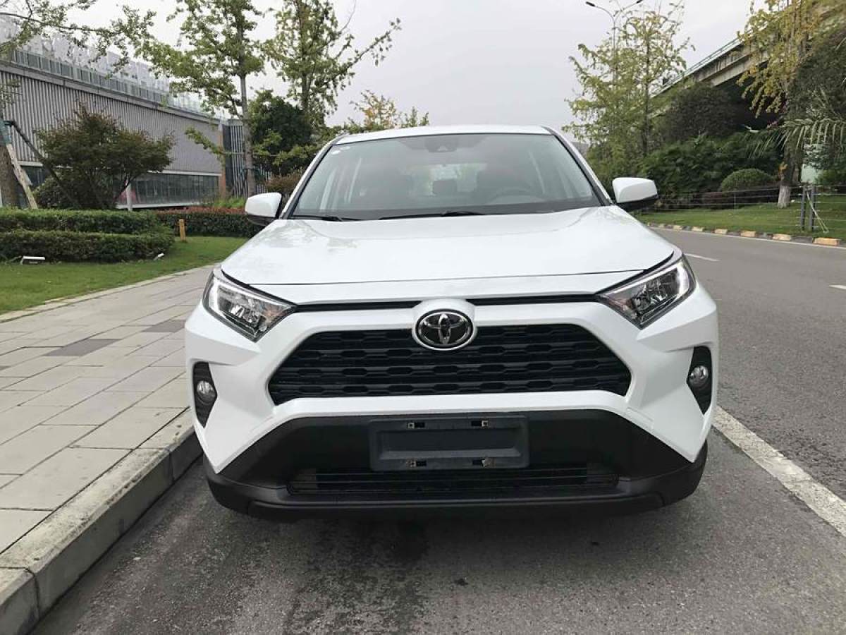 豐田 RAV4榮放  2022款 2.0L CVT兩驅(qū)都市版圖片