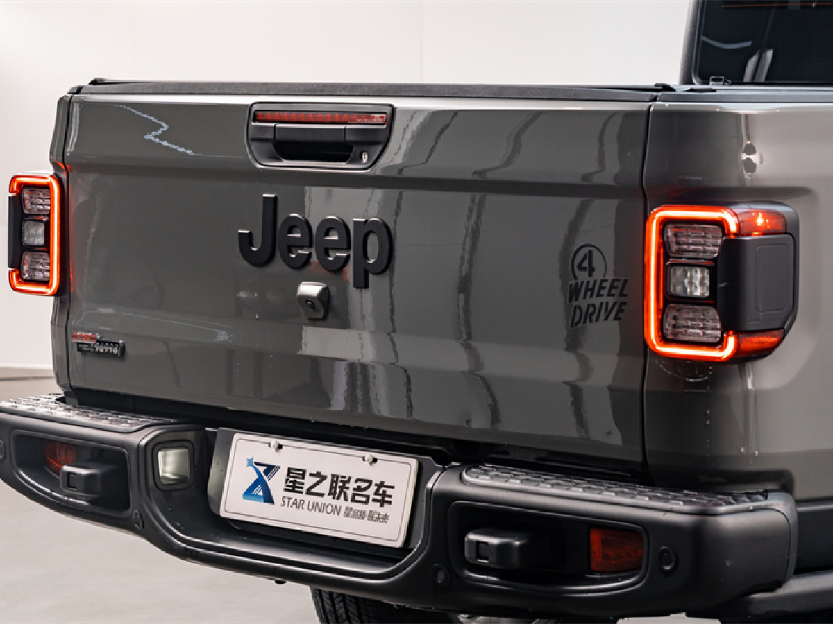 2024年8月Jeep 角斗士  2023款 3.6L Overland