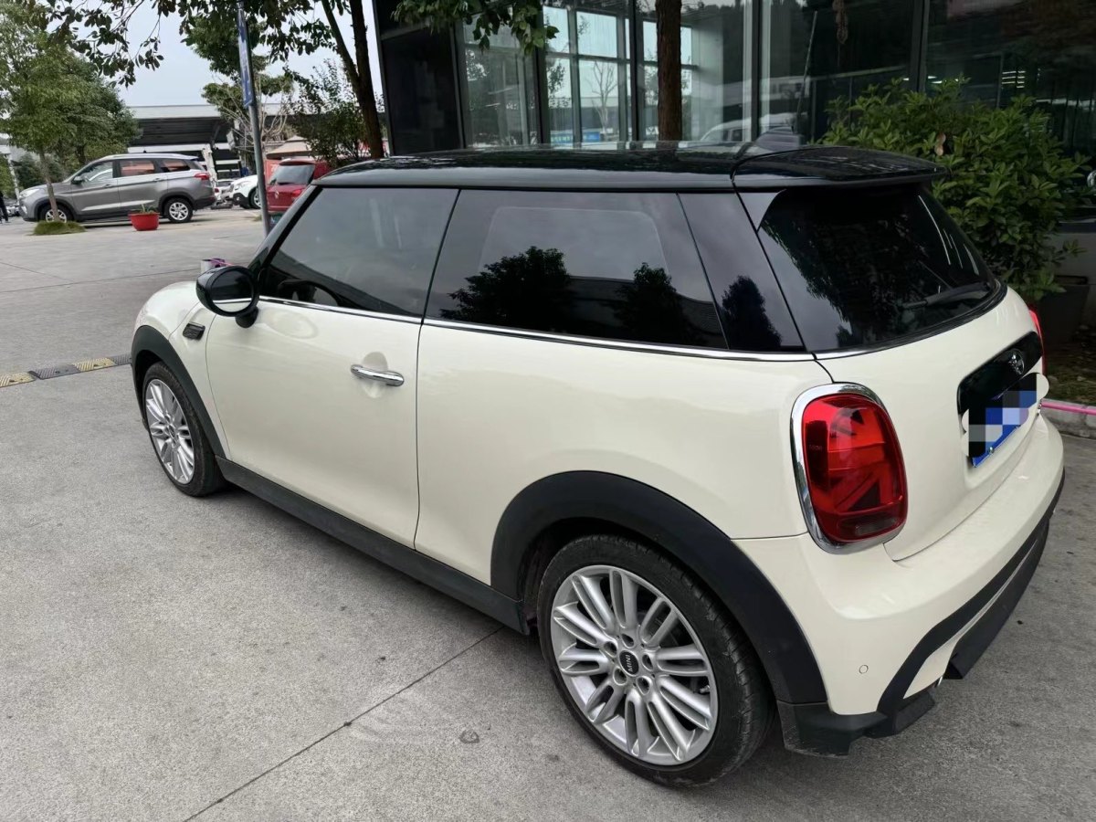 MINI MINI  2022款 改款 1.5T COOPER 經(jīng)典派圖片