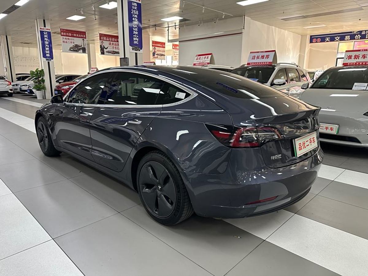 特斯拉 Model 3  2020款 改款 標(biāo)準(zhǔn)續(xù)航后驅(qū)升級版圖片