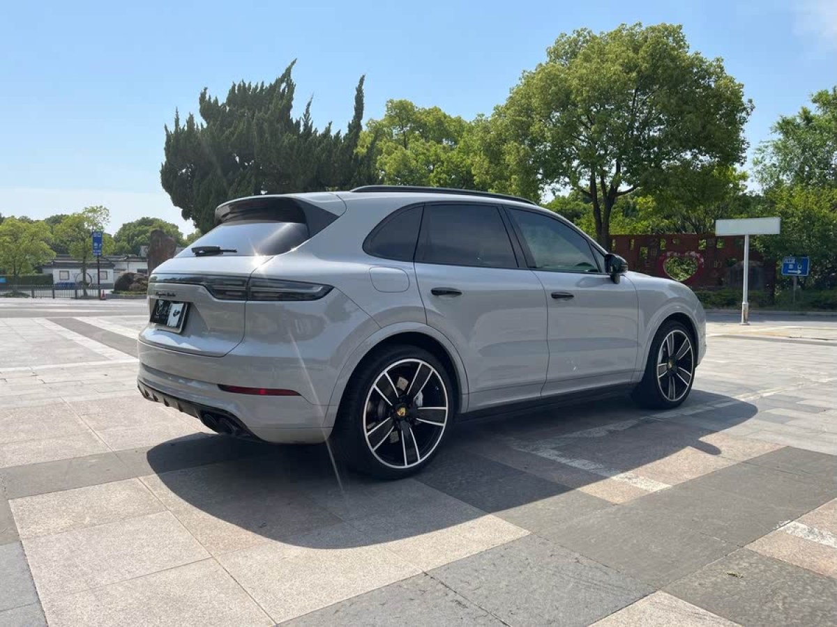 保時(shí)捷 Cayenne  2022款 Cayenne 3.0T 鉑金版圖片