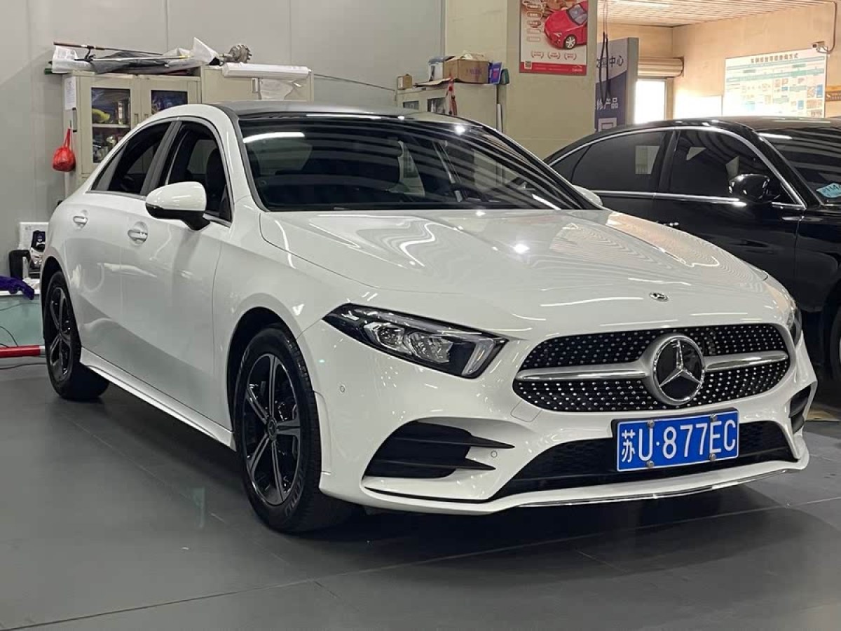 奔馳 奔馳A級(jí)  2022款 改款 A 200 L 運(yùn)動(dòng)轎車時(shí)尚型圖片